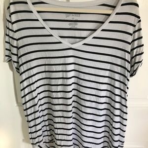 American Eagle Soft & Sexy V Neck Tee
